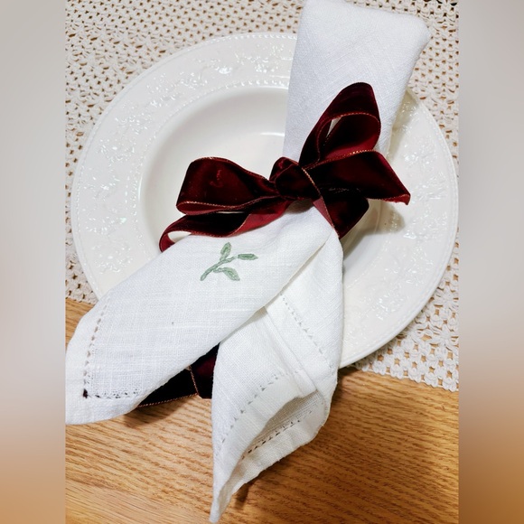 Gifts for Anyone 🎁 ✨April Cornell- Embroidered Square Table Linen - Picture 2 of 7